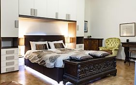 Arena-Center Luxury Apartment